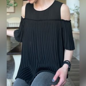 ELLE Cold Shoulder Pleated Top Blouse - W SIZE L -  Great Condition